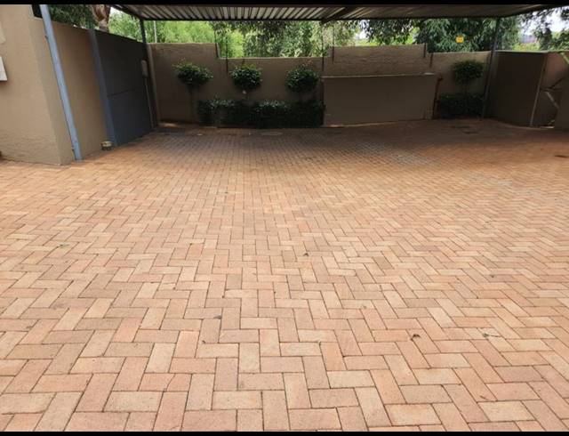 4 BEDROOM HOUSE FOR SALE IN HOUGHTON